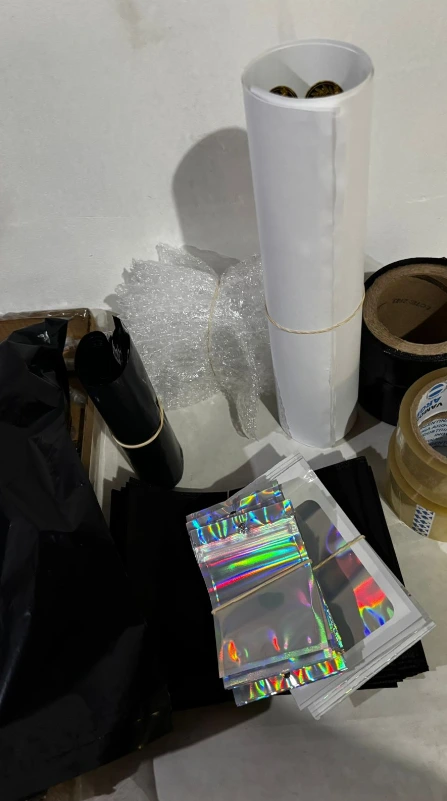 Mesa de fraccionamiento y preparación de insumos de packaging para emprendedores